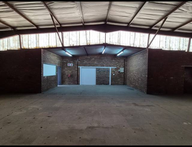 172M² WAREHOUSE TO LET IN WADEVILLE